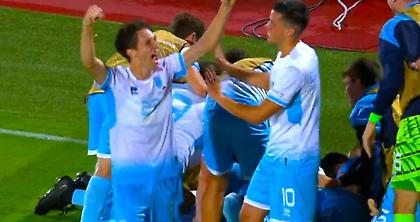 Το Σαν Μαρίνο σκόραρε και οι ποδοσφαιριστές του έστησαν «πάρτι» μέσα στον αγωνιστικό χώρο!