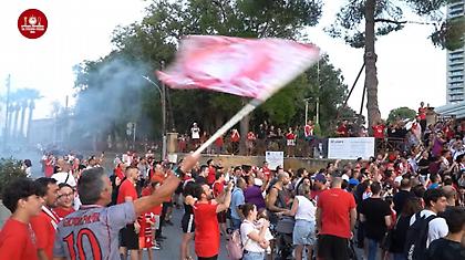 O χαμός για τα ευρωπαϊκά τρόπαια στη Λευκωσία μέσα από την κάμερα του Olympiacos TV