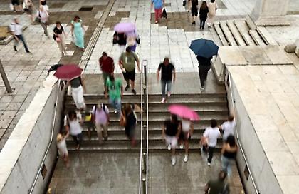 Άστατος ο καιρός με πτώση της θερμοκρασίας στους 32 βαθμούς - Που θα βρέξει