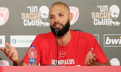 Φουρνιέ: «Οι σκέψεις μου είναι να παίξω και να τελειώσω την καριέρα μου στον Ολυμπιακό»