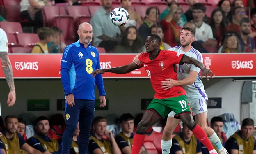 Σκωτία: Παραμένει αδιόρθωτη, «λυγίζει» ξανά και ξανά από το 85’ και μετά…