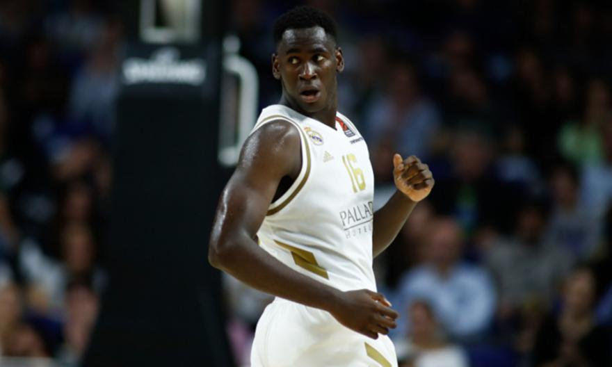 Πλήγμα στη Ρεάλ Μαδρίτης: Νοκ άουτ για 6-8 εβδομάδες ο Γκαρούμπα με κάταγμα κόπωσης