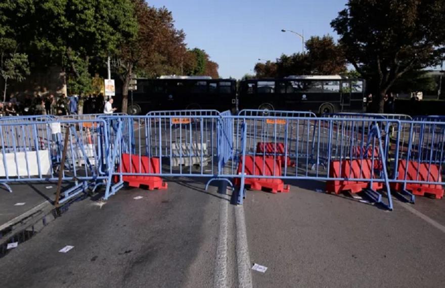 Θεσσαλονίκη: Οδηγός πάτησε τροχονόμο που δεν τον άφησε να περάσει από τα μέτρα της ΔΕΘ