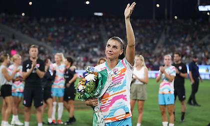 Δάκρυα και standing ovation στο φινάλε της Άλεξ Μόργκαν