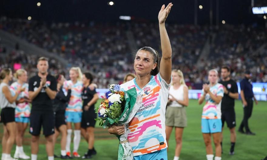 Δάκρυα και standing ovation στο φινάλε της Άλεξ Μόργκαν