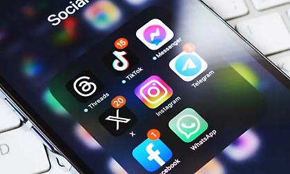 «Τέλος» τα social media για ανηλίκους κάτω των 14 ετών στην Αυστραλία - Επιβάλλει ηλικιακό περιορισμό