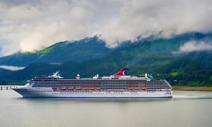 Τρόμος στην Αλάσκα: Κρουαζιερόπλοιο χτύπησε παγόβουνο