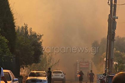 Χανιά: Μεγάλη φωτιά στον Πλατανιά κοντά σε ξενοδοχείο και σπίτια