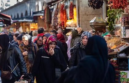 Ξέφυγαν οι τιμές στην Τουρκία - Sozcu: «Καταδίκασαν τον λαό σε λαχματζούν δίχως κιμά»