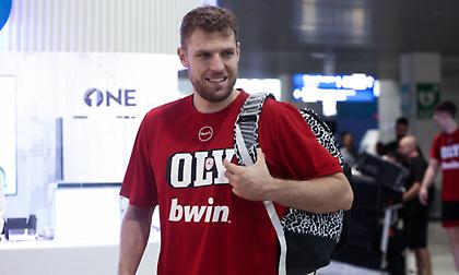 Βεζένκοφ: «Έχουμε πολύ καλούς παίκτες, το σημαντικό είναι να δεθούμε γρήγορα»