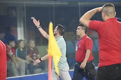 Aποδοκιμάστηκε από το κοινό της Σέρο Πορτένιο και έστειλε... φιλάκια ο Μανόλο Χιμένεθ-«Πήγαιναν σε μια φίλη μου», είπε