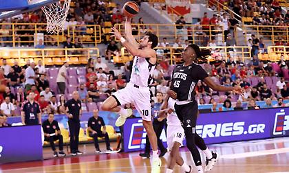 Υπέταξε άνετα τη Βίρτους η Αρμάνι!