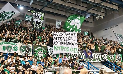 «Καλό ταξίδι Αγγελική»: Τίμησαν τη μνήμη της συζύγου του Αργύρη Πεδουλάκη οι οπαδοί του Παναθηναϊκού στην Κύπρο