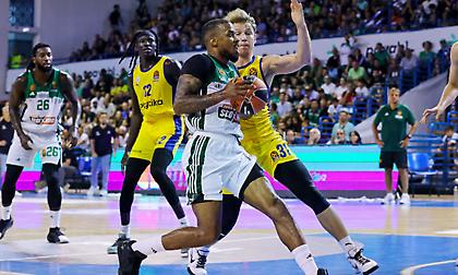 Μπράουν: «Με βοηθάει πολύ που παίζω δίπλα στον Κώστα Σλούκα - Έχουμε ταλαντούχα ομάδα»