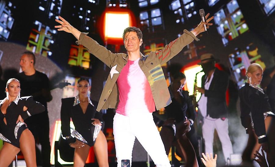 Σάκης Ρουβάς: Πολύ συγκινημένος στο Κατράκειο. Η στιγμή που προσπαθούσε να μη λυγίσει (Αποκλειστικό βίντεο)