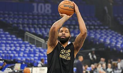 Στους Νικς ο Μάρκους Μόρις