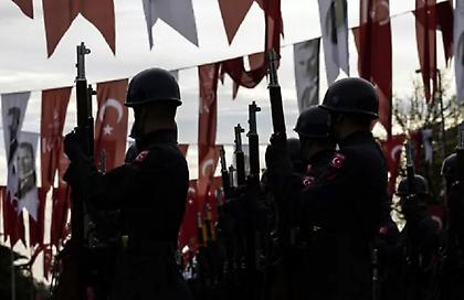 Τουρκικά ΜΜΕ μετά την επίθεση Τσελίκ σε Δένδια: «Το Καστελόριζο είναι σε απόσταση που μπορούν να κολυμπήσουν Τούρκοι»