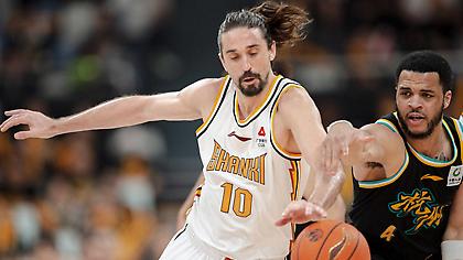 Παραμένει στην Κίνα ο Σβεντ