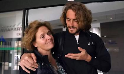 Mητέρα Τσιτσιπά: «Δεν έχει μεγάλα αισθήματα για το τένις ο Στέφανος - Τον έδερναν στο δημοτικό»