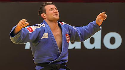 Αποκλεισμός πέντε μηνών στον Μάιντοφ επειδή έκανε τον σταυρό του πριν τον αγώνα με τον Τσελίδη στο Παρίσι!