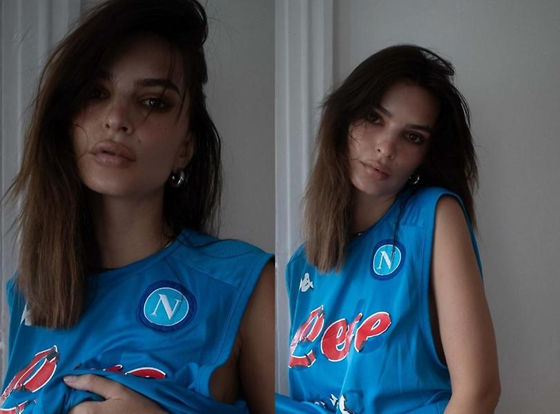 Η αποκαλυπτική φωτογράφιση της Ραταϊκόφσκι με τη φανέλα της Νάπολι