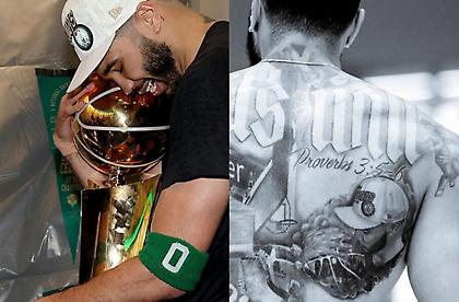 Ο Τέιτουμ έκανε ένα τεράστιο τατουάζ με τον εαυτό του να φιλά το τρόπαιο του ΝΒΑ