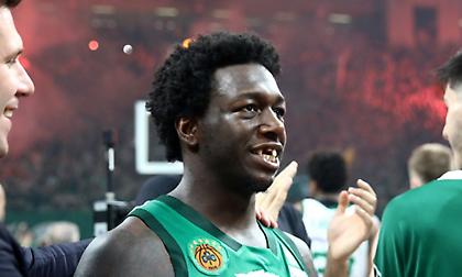 Φίλαθλος Παναθηναϊκού έκανε τατουάζ τον Ναν με σπασμένα δόντια και ο Αμερικανός εντυπωσιάστηκε!