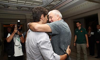 Η θερμή αγκαλιά Ομπράντοβιτς-Γιαννακόπουλου