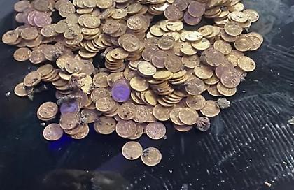 Δέκα προσαγωγές στη μεγάλη επιχείρηση της αστυνομίας σε καταυλισμό στη Φυλή: Βρέθηκαν όπλα και λίρες