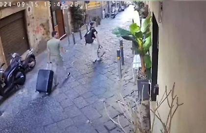Τουρίστρια στη Νάπολη βρήκε τραγικό θάνατο – Της έπεσε άγαλμα στο κεφάλι