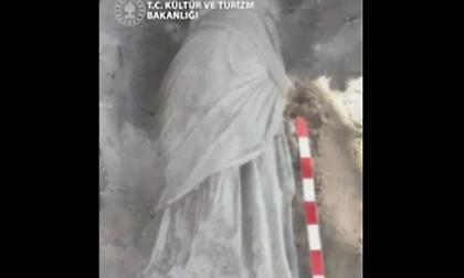 Γυναικείο άγαλμα 2.000 ετών ανακαλύφθηκε στην αρχαία Βλαύνδο