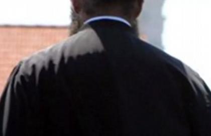 Συνελήφθη επιδειξίας παπάς κοντά σε δημοτικό σχολείο στη Νέα Φιλαδέλφεια