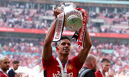 Ο Βαράν επισημοποίησε την απόσυρσή του: «Τελευταίο ματς με τίτλο στο Γουέμπλεϊ, παραμένω στην Κόμο»