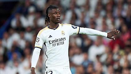 Προπονήθηκε ο Καμαβινγκά και παίζει στο ντέρμπι