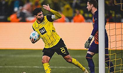 Η... βρεγμένη Ντόρτμουντ δεν φοβήθηκε τη βροχή και τελικά «χόρεψε» με τεσσάρα στην Μπόχουμ