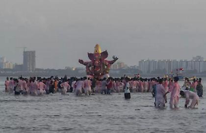 Σχεδόν 40 παιδιά στην Ινδία πνίγηκαν κατά τη διάρκεια ινδουιστικού φεστιβάλ!