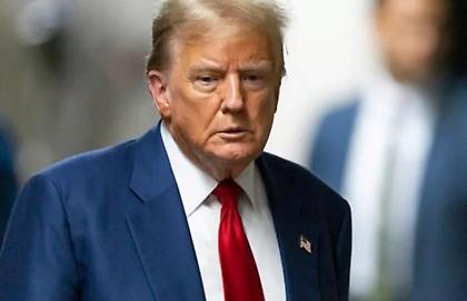 ΗΠΑ: Ο Τραμπ ανακοινώνει πως θα συναντηθεί με τον πρόεδρο της Ουκρανίας Ζελένσκι