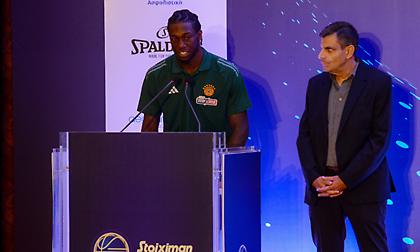 Παναθηναϊκός AKTOR: Η «καλησπέρα» του Ναν σε άπταιστα ελληνικά που κέρδισε το ζεστό χειροκρότημα!