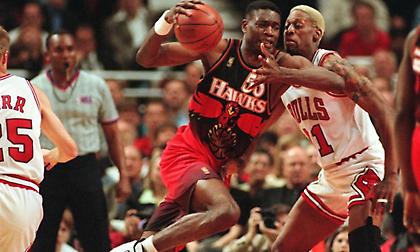 Σοκ στο παγκόσμιο μπάσκετ: Πέθανε ο Ντικέμπε Μουτόμπο