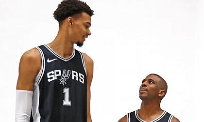 Δεν χωρούσε στο πλάνο: Η απίστευτη φωτογραφία των Γουέμπι και Πολ στη Media Day των Σπερς!