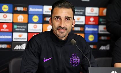 Χαραλάμπους: «Πολύ συγκινημένος που είμαι εδώ - Ξεχωρίζω τον Κωνσταντέλια, θεωρώ πως θα πάρει άμεσα μεταγραφή»