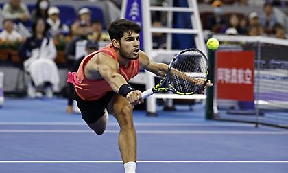 Νικητής στο Πεκίνο μετά από... μαραθώνιο με Σίνερ ο Αλκαράθ