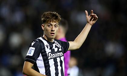 Ανεβαίνει τα σκαλιά της εκκλησίας ο Κωνσταντέλιας!