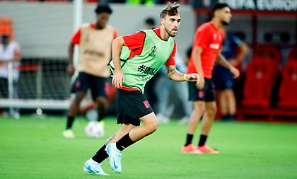 Αποθέωσαν τον Όρτα οι οπαδοί του Ολυμπιακού