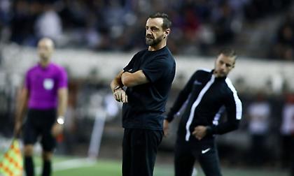 Μάντζιος: «Θέλουμε τα γκολ του Μορόν, είναι καλά και το απολαμβάνει»