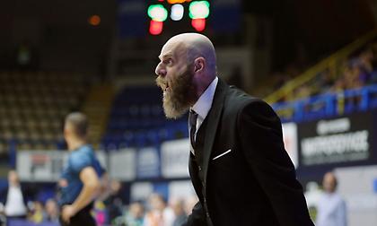 Κανσελιέρι: «Στο τέλος δεν χάσαμε το μυαλό μας - Σημαντικό που ξεκινήσαμε με διπλό»