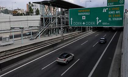 Φθηνότερα από αύριο τα διόδια της Αττικής Οδού: Τα 10 οφέλη για πολίτες και Δημόσιο από τη νέα Σύμβαση Παραχώρησης
