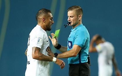 ΑΕΚ: Έξι παίκτες στο όριο των καρτών