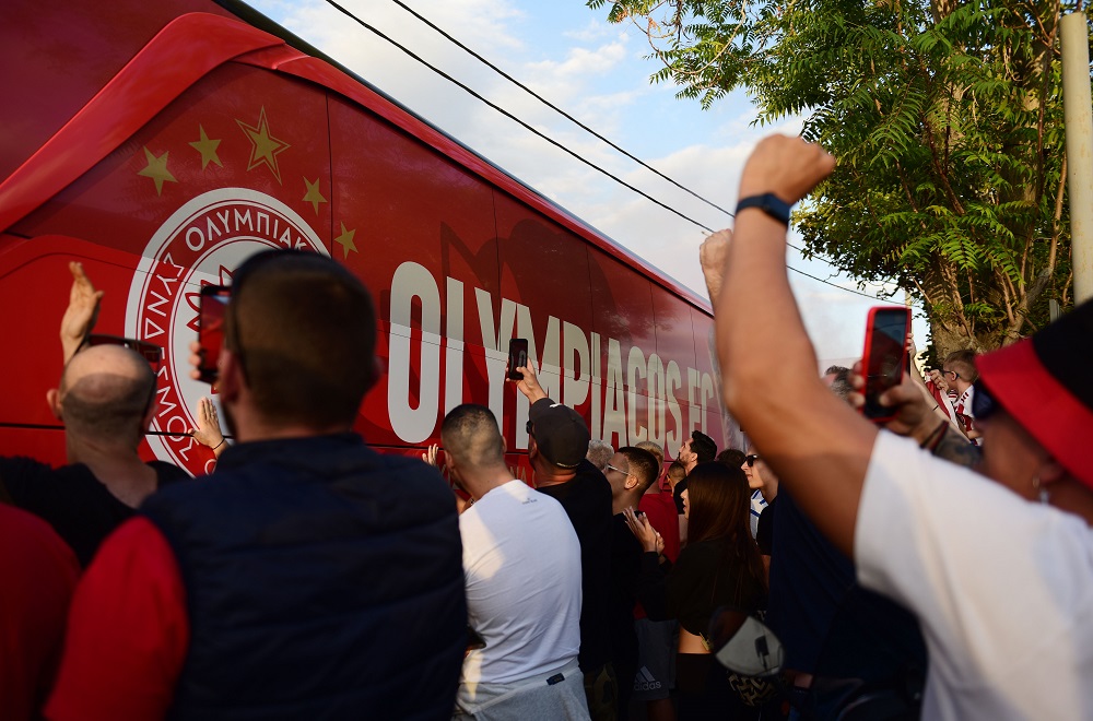 Ολυμπιακός: Αποθέωση στο Ρέντη για την αποστολή πριν το ΟΑΚΑ