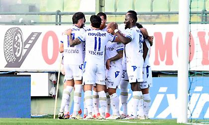 Λάμψη Μπιλέ-Μακέντα και ανεβαίνει ο Asteras AKTOR